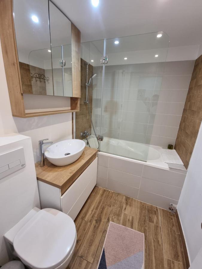 Apartments In The Aviatiei Area On 부쿠레슈티 외부 사진